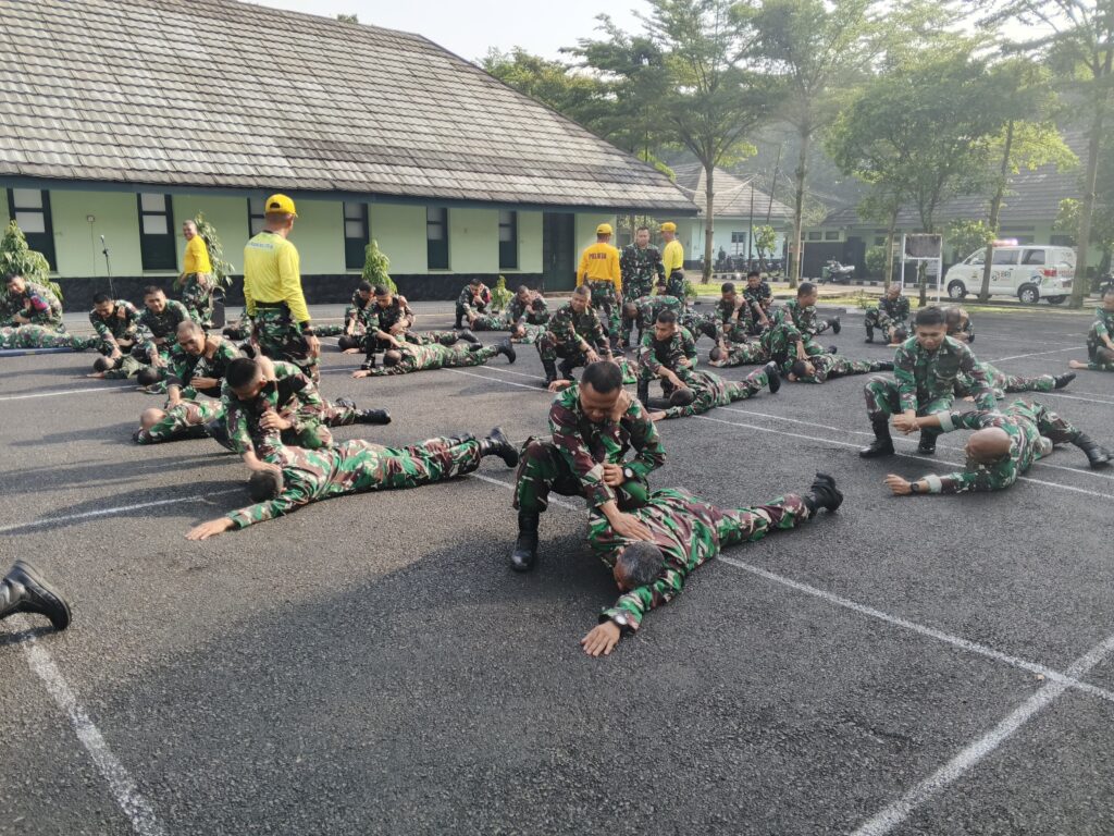 Peningkatan Kemampuan Tempur Jarak Dekat “Siswa Diklapa Kecabangan Infanteri TA 2025 Laksanakan Latihan Beladiri Taktis di Pusdikif”