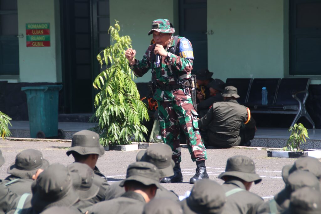Bangun Disiplin dan Karakter Bela Negara, Siswa SPPI Batch 3 TA 2025 Laksanakan Pelajaran PBB di Pusdikif Bandung